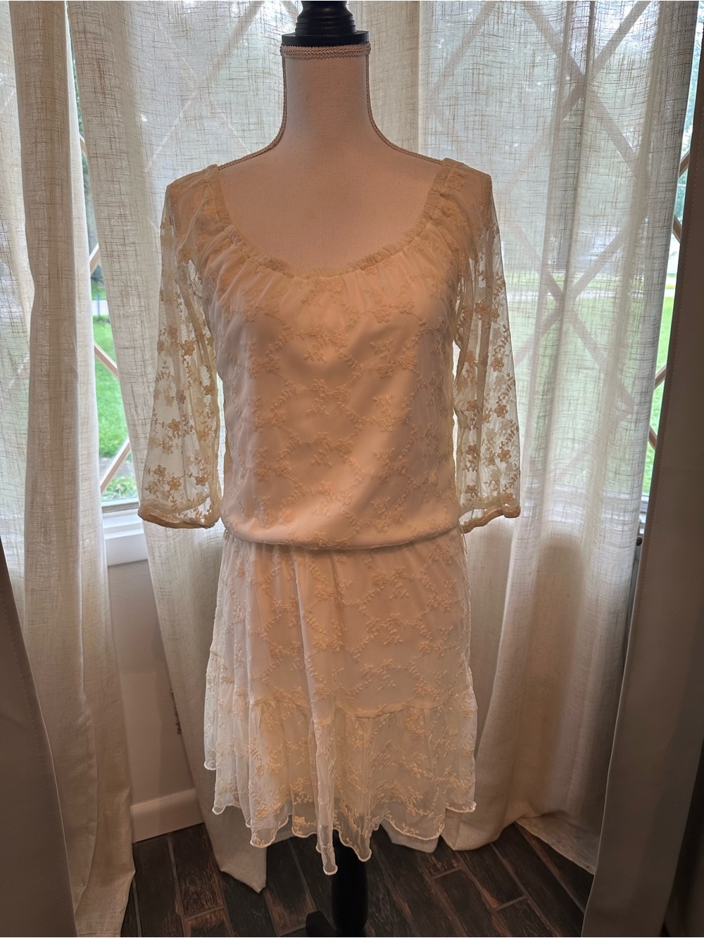 HeartSoul white Lace Tiered quarter Long-Sleeve Dress